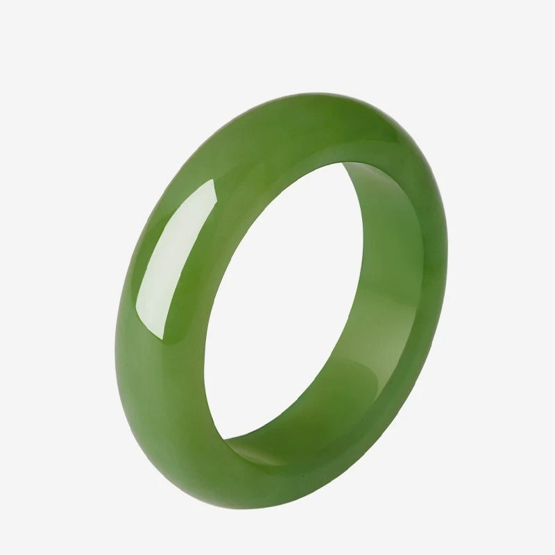 Hetian jade ring for women, made of green jade or nephrite, a jade ornament symbolizing peace and safety, a birthday gift.